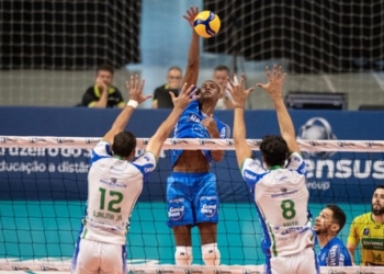 Vôlei Renata supera adversidade e ganha a quarta seguida na Superliga