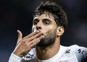 Corinthians faz 1 a 0 no Palmeiras e larga na frente na decisão do Paulista