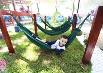 CEI Orlando Ferreira da Costa implanta redário para atividades dos alunos