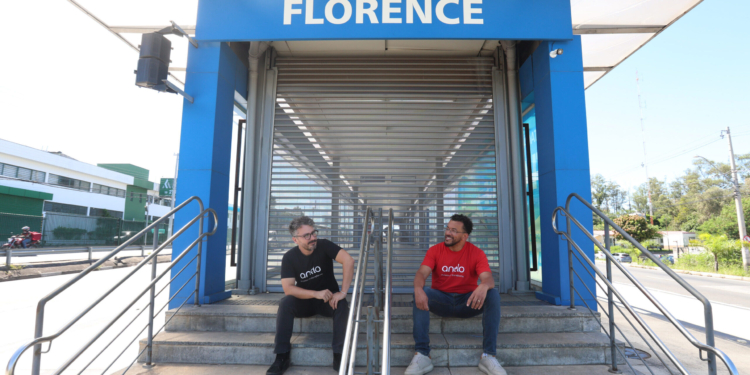 “Da viela para a China”: Anelo representa o Brasil em parceria com a Juilliard