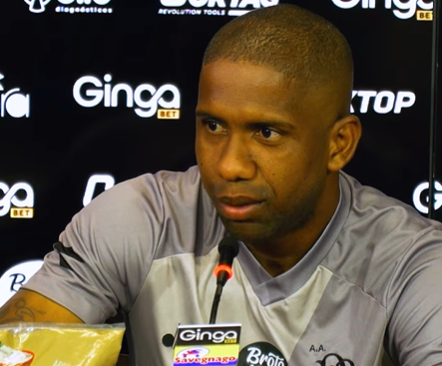 Ponte tem dúvidas para definir time que enfrenta o Confiança