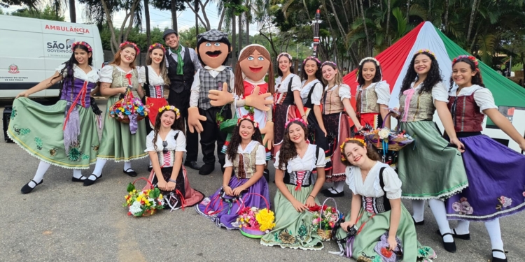 Grupo La Bella Tarantella está entre as atrações da Festa do Milho de Vinhedo