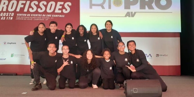 Grupo Primavera completa 20 anos e leva arte e cultura a espaços públicos e ONGs