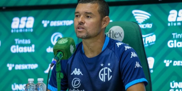 Após um ano de Guarani, auxiliar Marcelo Cordeiro pode assumir o comando do time