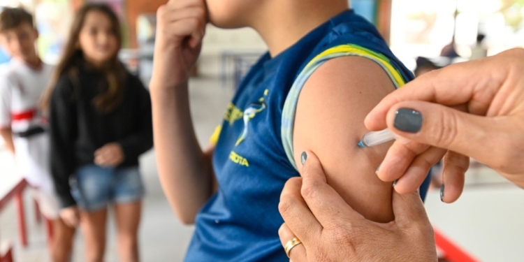 Saúde de Campinas intensifica vacinação em escolas a partir desta terça