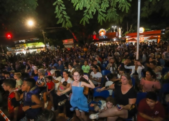 Show Encantado da Páscoa emociona cerca de mil pessoas no bairro Nova Europa