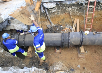 Reparo de adutora é concluído e recomposição de pavimento ocorre nesta terça