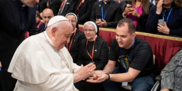 Jornalista da região de Campinas relata encontro emocionante com o papa