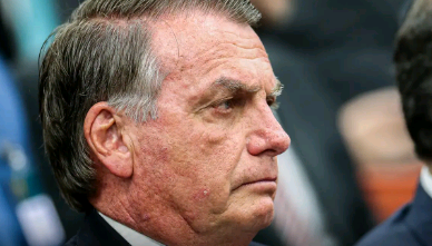 Após cirurgia, Bolsonaro tem quadro clínico estável, diz boletim