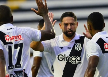 Com gols de Élvis, Ponte Preta vence o Confiança de virada em Aracajú