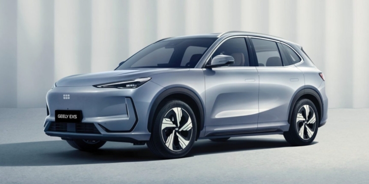 Em parceria com a Renault, Geely volta ao Brasil com SUV elétrico futurista