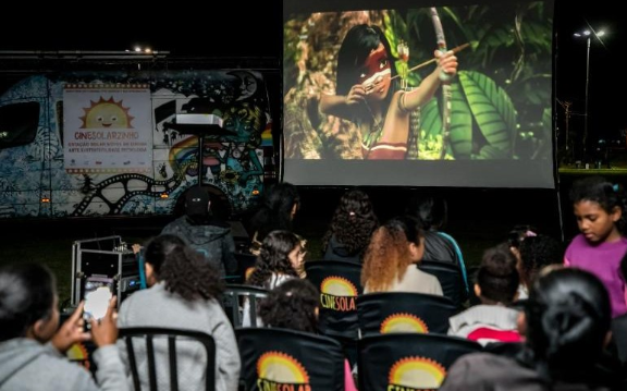 Praça do Parque Oziel recebe sessões gratuitas de filmes