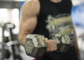 Esteroides anabolizantes triplicam risco de infarto em homens, alerta estudo