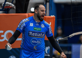 Com apoio da torcida, Vôlei Renata busca vaga na semifinal da Superliga