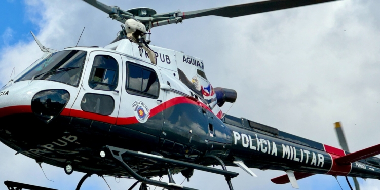 Helicóptero Águia resgata vítimas de acidente de parapente em São Pedro