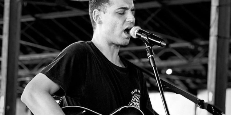 Pedro Basso, cantor e compositor campineiro, lança o single ‘Fogos de artifício’