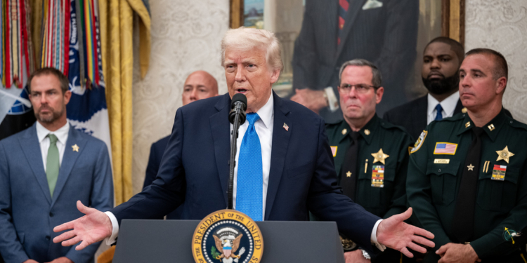 Veto de Trump a aluno estrangeiro em Harvard gera revolta mundial