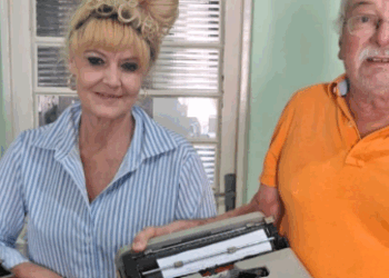 O encontro de uma máquina de escrever com o passado e o futuro – por Kátia Camargo