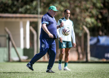 Em busca da reação, Guarani enfrenta o Botafogo-PB no Brinco