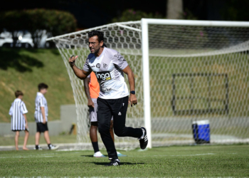 Valentim ganha mais uma dúvida para jogo contra Ituano