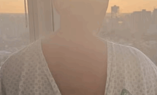 Pai posta foto de Pedro Severino na janela do hospital