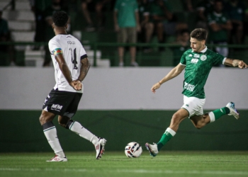 Guarani empata no Brinco com um jogador a mais e segue no Z4