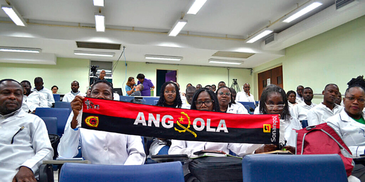 Médicos de Angola atuam em unidades básicas de Campinas