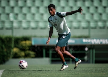 Guarani joga para se afastar da zona de rebaixamento