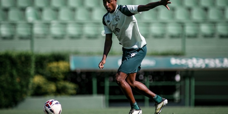 Guarani joga para se afastar da zona de rebaixamento