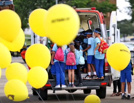 Artigo: Dê passagem para poder seguir em paz – por Carlos Luiz Souza