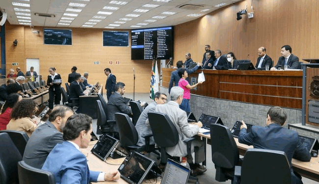 Câmara aprova subsídio de R$ 37 mil para presidentes de autarquias em Campinas