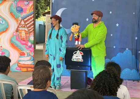 Projeto leva contação de história para crianças de 14 instituições