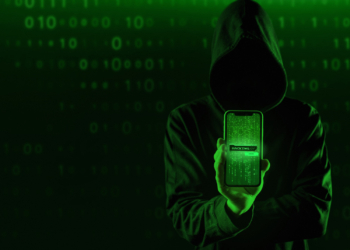 Frente Parlamentar fará relatório para alertar Tarcísio sobre crime digital nas escolas