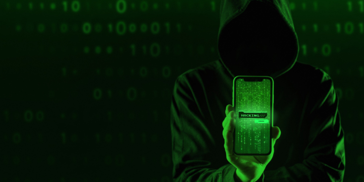 Frente Parlamentar fará relatório para alertar Tarcísio sobre crime digital nas escolas