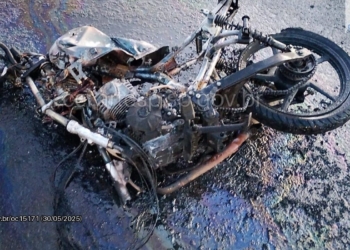 Motociclista morre ao bater de frente com carro no Anel Viário