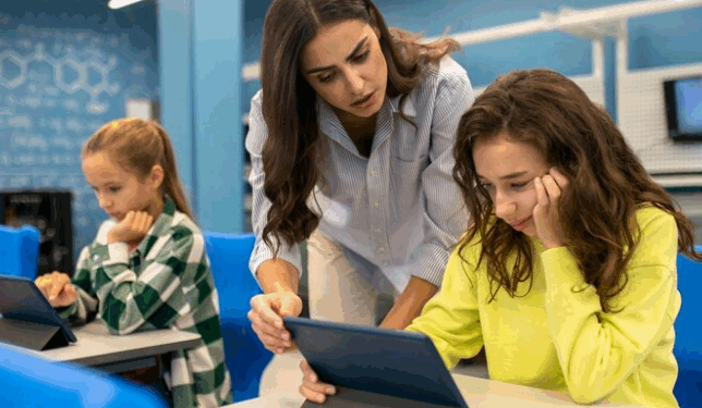 Artigo: Como promover a capacitação contínua dos professores por meio da tecnologia – por Maria Xavier