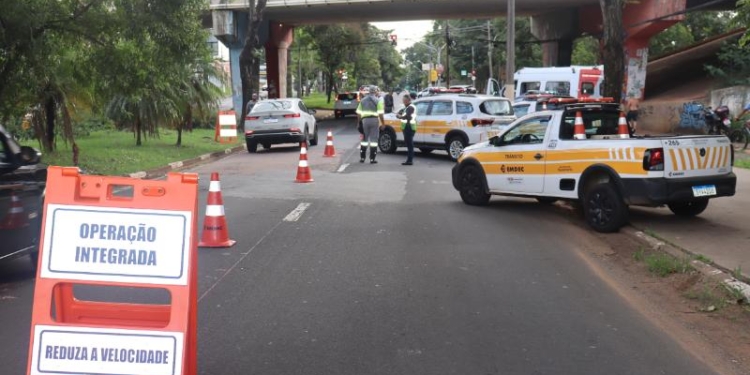 Motociclistas cometeram 73% das infrações apuradas em 34 blitze