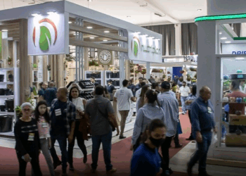 Capacitação e inovação marcam 30ª Hortitec: painéis, palestras e Dia de Campo