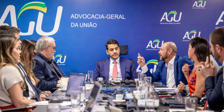 INSS prepara plano para ressarcir aposentados vítimas de fraude