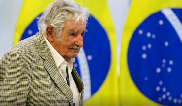 Milhares de uruguaios se despedem de Pepe Mujica em funeral