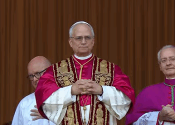 Robert Francis Prevost é eleito papa e se chamará Leão 14