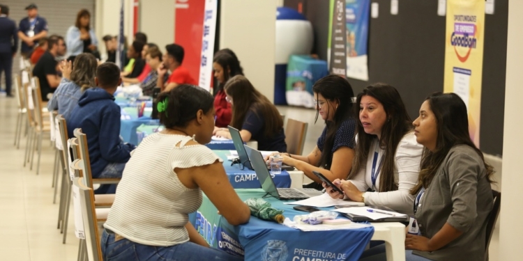Feirão de emprego nesta sexta na Faculdade Anhanguera prevê oferta de mil vagas