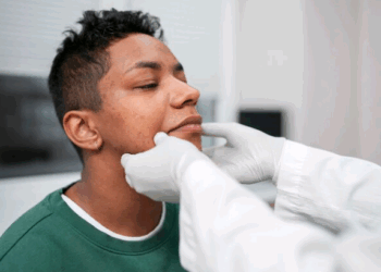 Maio Vermelho: campanha alerta para diagnóstico precoce do câncer de boca