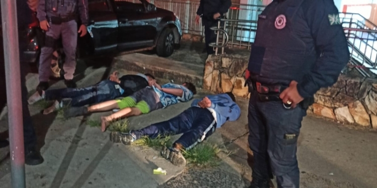 GM de Valinhos detém trio após roubo a farmácia e perseguição até Campinas