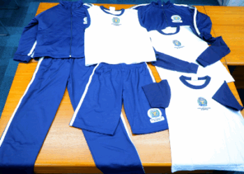 Alunos da rede municipal de Campinas começam a receber uniformes nesta segunda