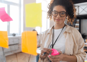 Artigo: Empreender no comércio: autonomia, renda e crescimento em tempos de incerteza – por Ricardo Rays