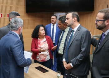 Moção de apoio a enfermagem é rejeitada, gera confusão e Câmara esvazia