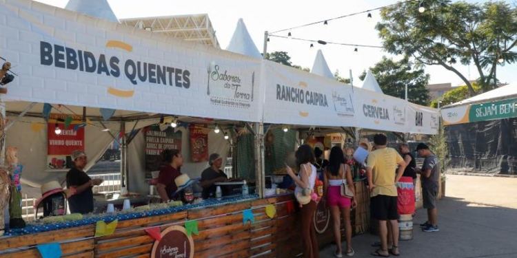 Praça Arautos da Paz tem edição do Festival de Cultura Caipira