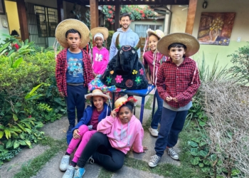 Crianças do Grupo Primavera celebram no ritmo do Boi Bumbá