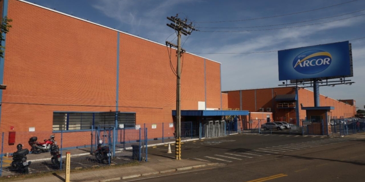 Arcor Campinas abre 150 vagas temporárias para produção de panetones